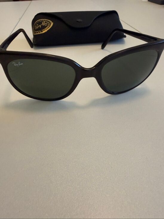 Vintage Ray-Ban Cat Eye Sunglasses W/Case Old Money, Retro Revival, Timeless